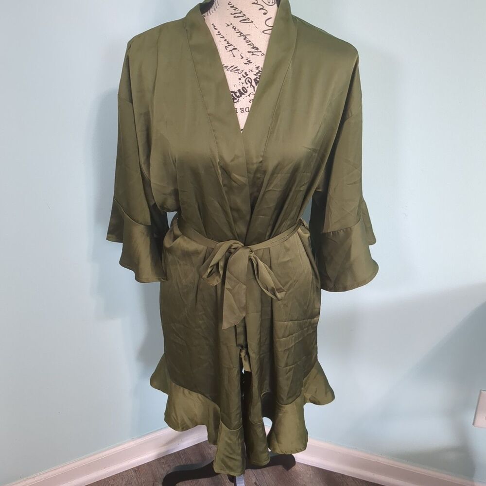Azazie bridal bridesmaid robe extra small Sage Green Ruffle